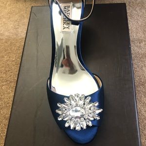 Badgley Mischka kitten heel